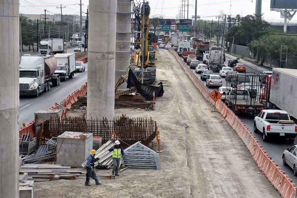 Caos vial e indignación ciudadana por obras de recarpeteo en el Bulevar al Aeropuerto
