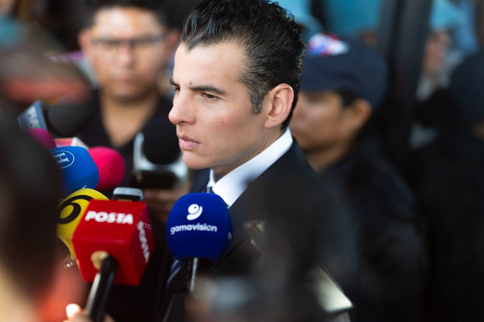 Buscará Mike Flores penas más severas para quienes maltraten animales