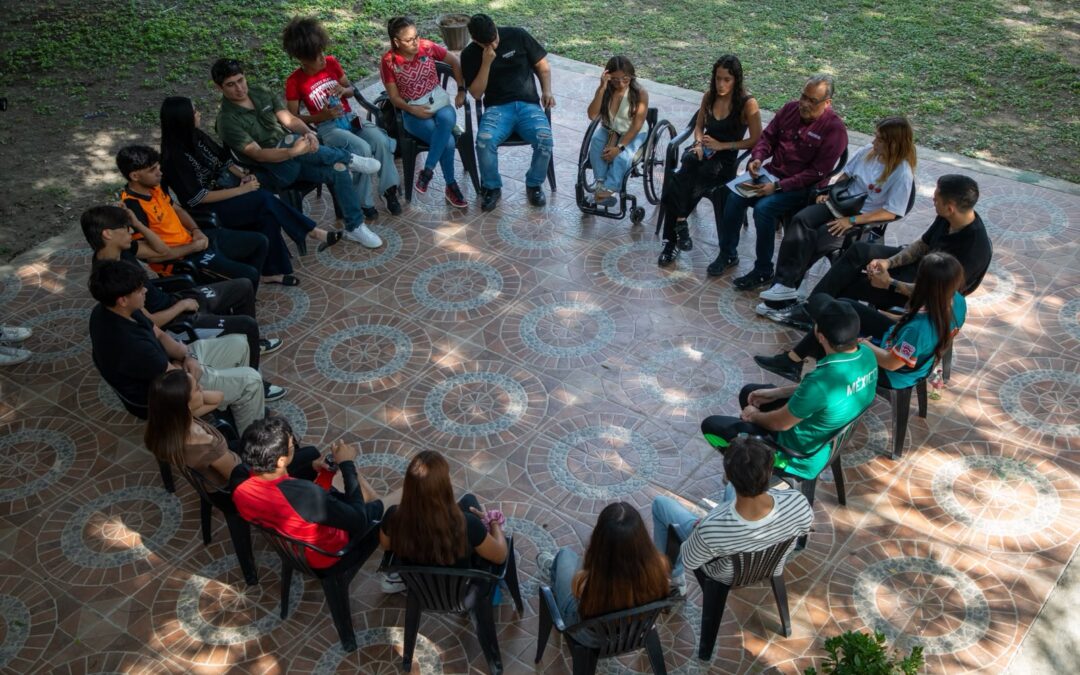 BUSCA MIJES CON JÓVENES DEPORTISTAS CRUZAR LA META DE LA TRANSFORMACIÓN 