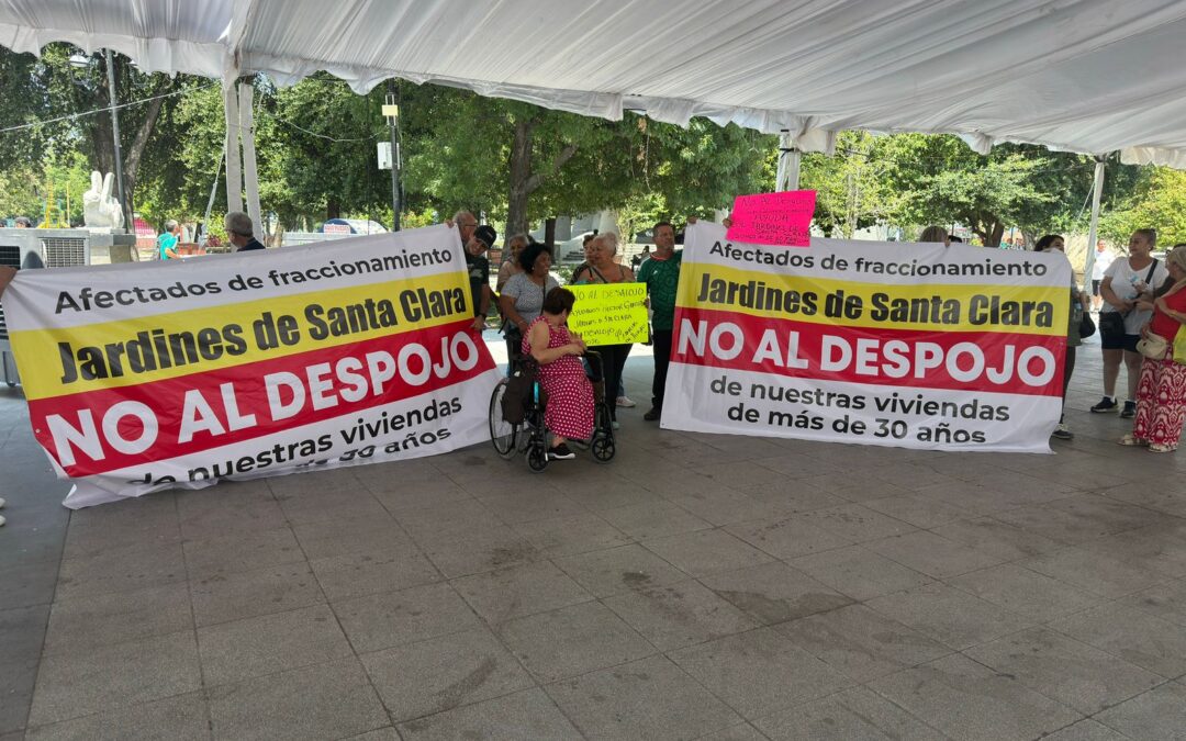 Autoridades escuchan a vecinos afectados en fraude inmobiliario