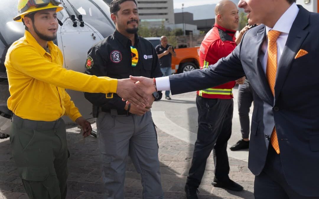 Miguel Flores destaca valentía y compromiso de combatientes forestales