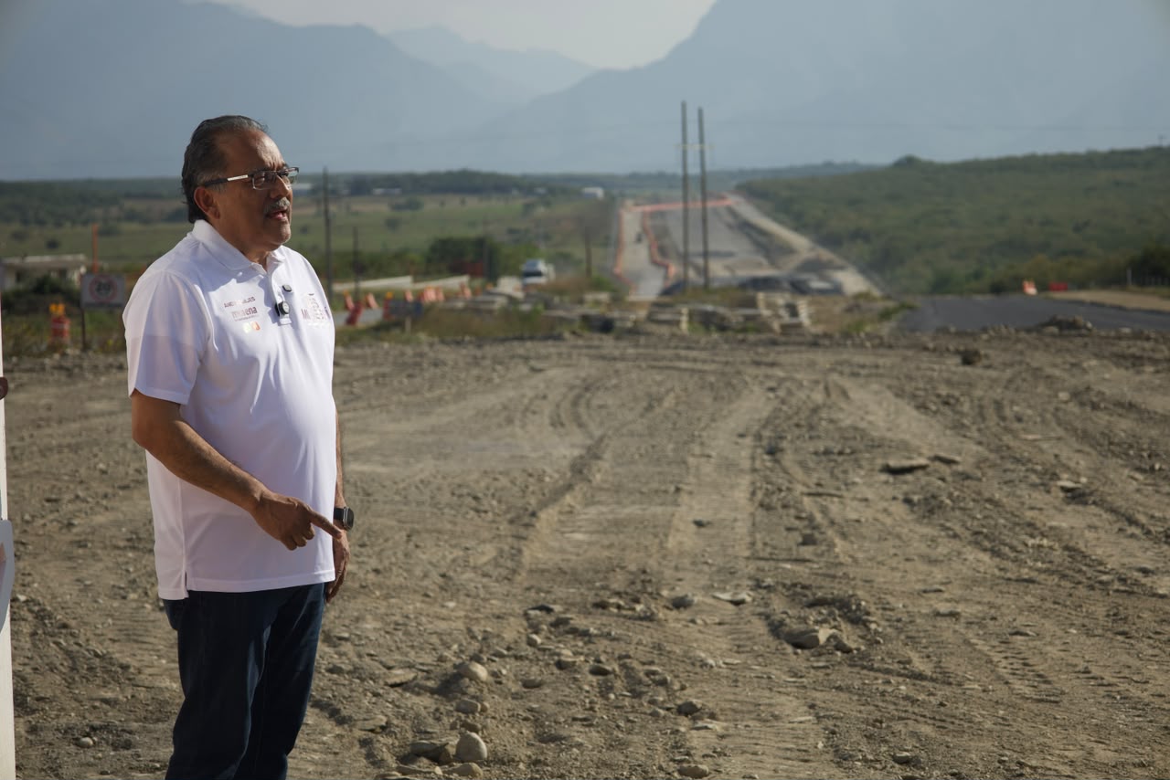 EXHIBE  MIJES FRACASO DE ‘ SAMUELANDIA’; LLEVA NUEVO MONUMENTO A LA INTERSERRANA