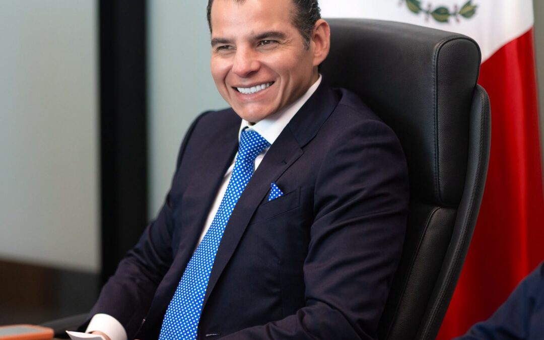 Avanza modernización de instituciones en Nuevo León: Mike Flores